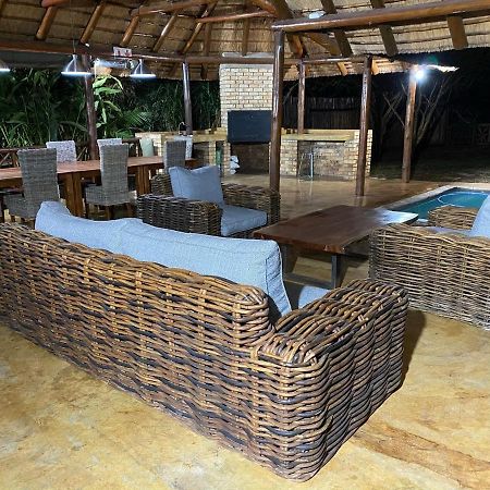 Genet House Holiday Home Marloth Park Esterno foto