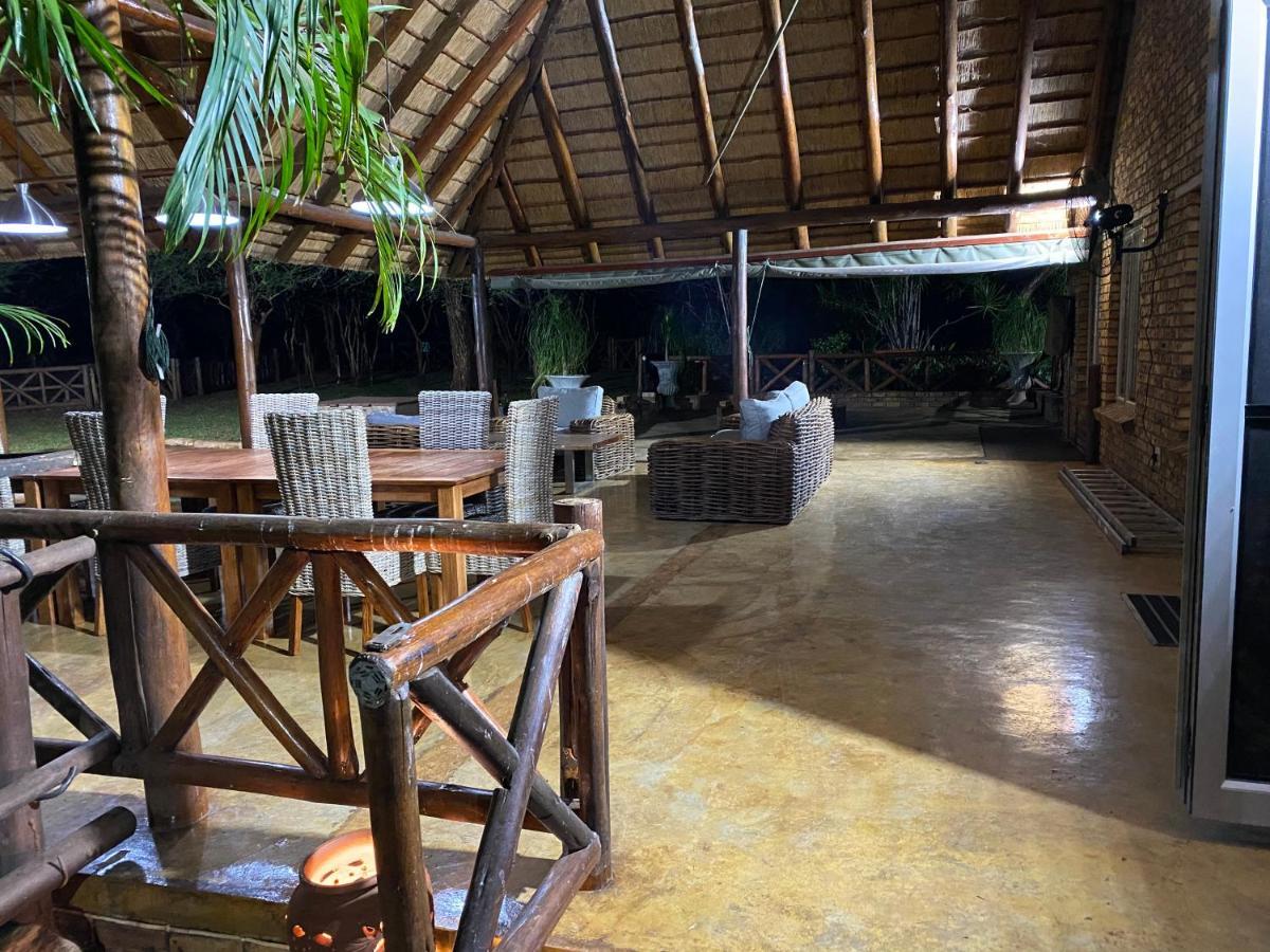 Genet House Holiday Home Marloth Park Esterno foto