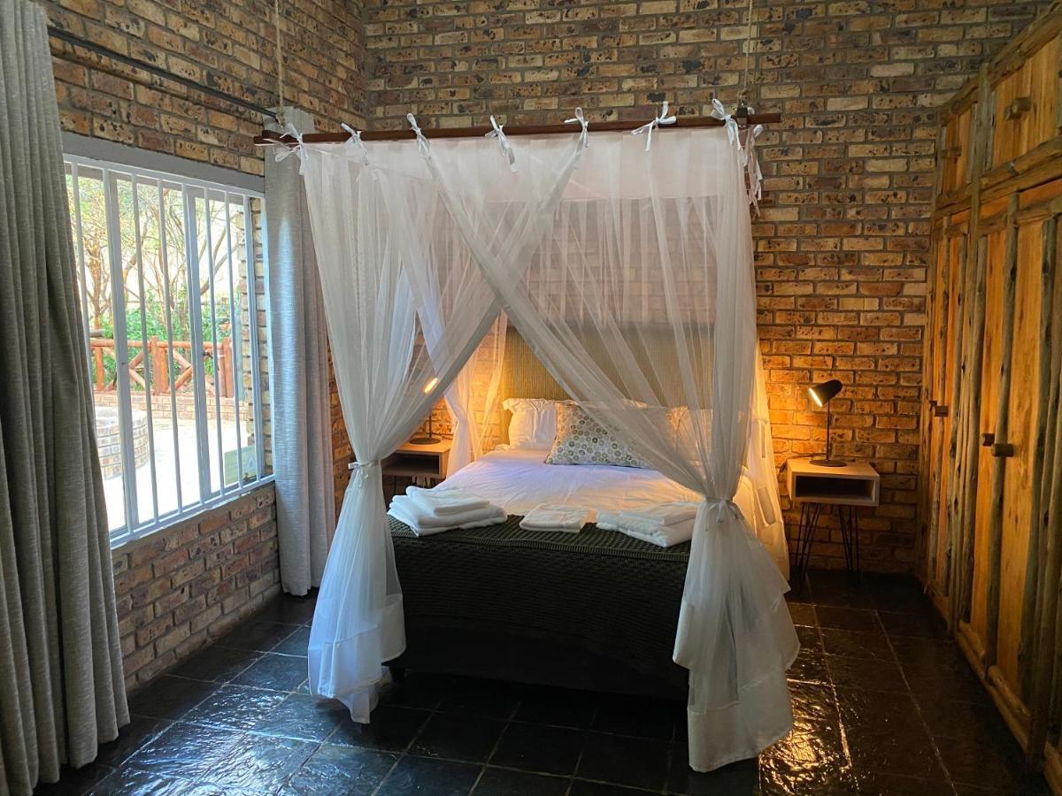 Genet House Holiday Home Marloth Park Esterno foto