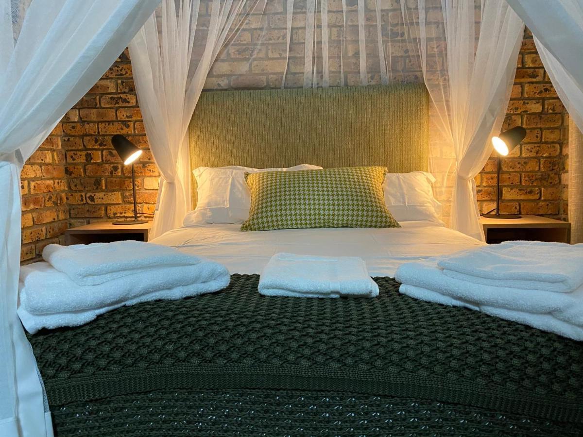 Genet House Holiday Home Marloth Park Esterno foto