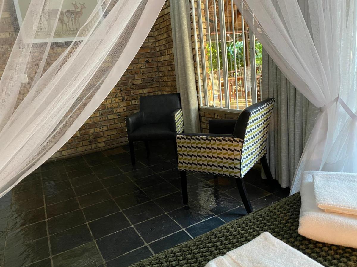 Genet House Holiday Home Marloth Park Esterno foto