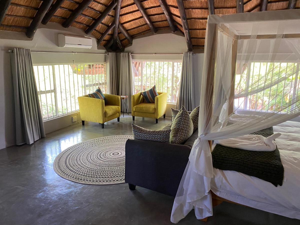 Genet House Holiday Home Marloth Park Esterno foto