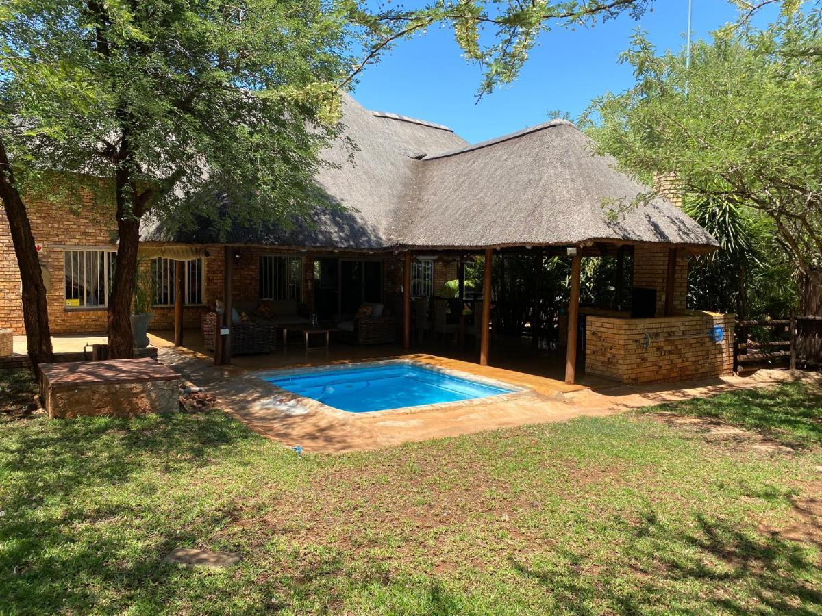 Genet House Holiday Home Marloth Park Esterno foto