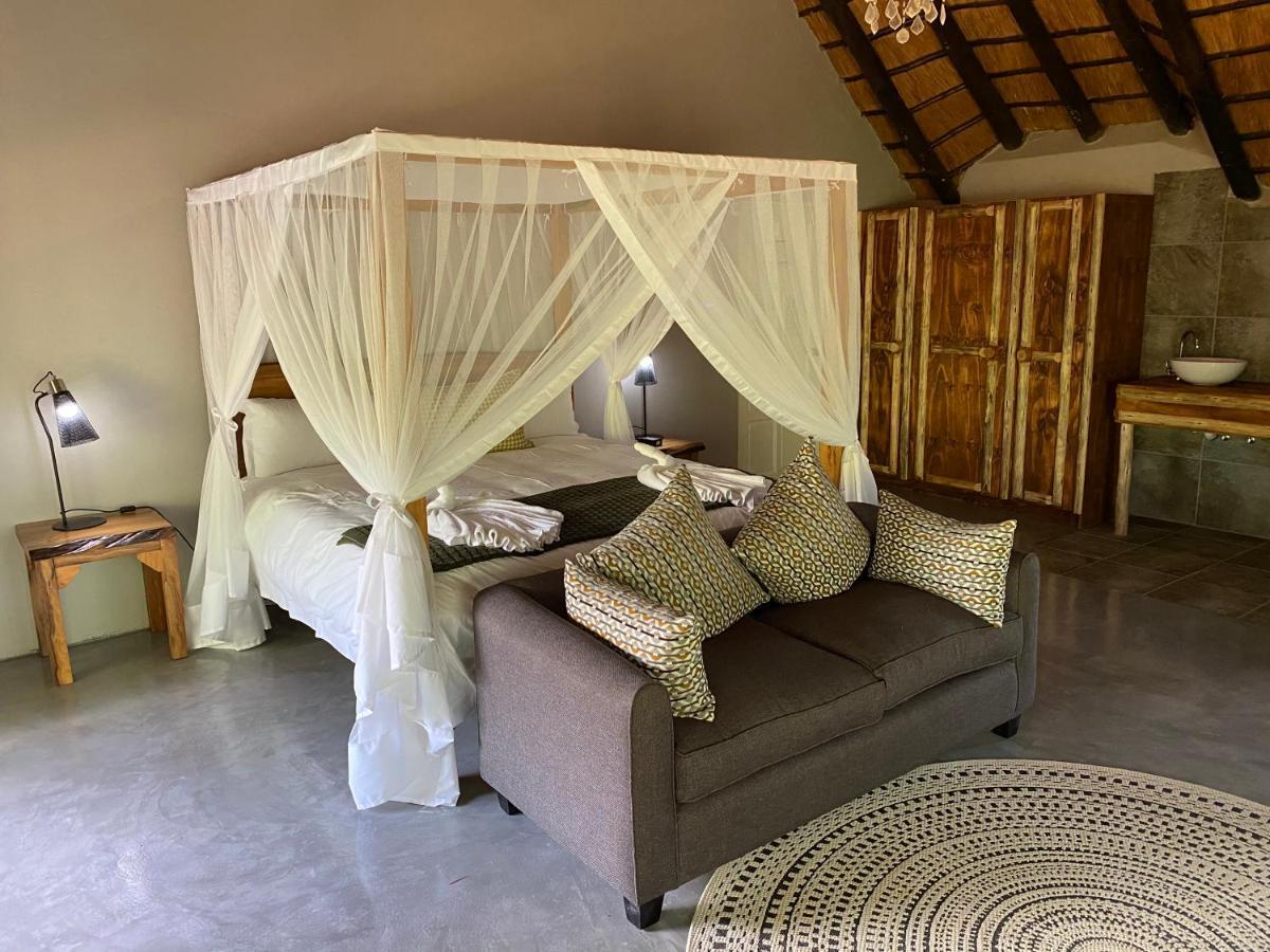 Genet House Holiday Home Marloth Park Esterno foto