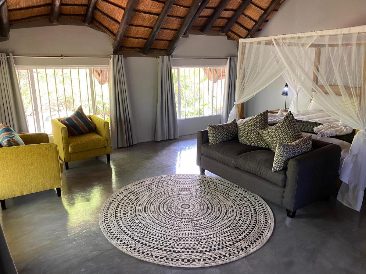 Genet House Holiday Home Marloth Park Esterno foto