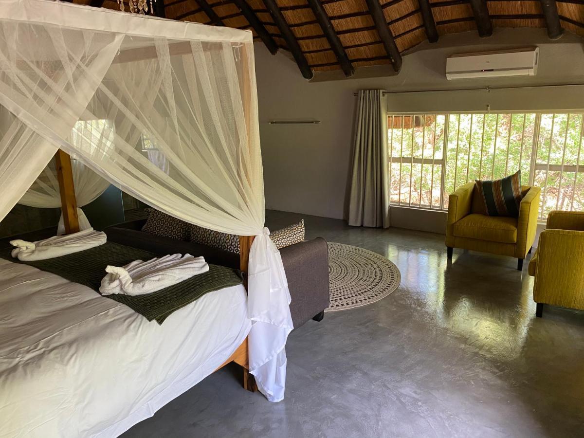 Genet House Holiday Home Marloth Park Esterno foto