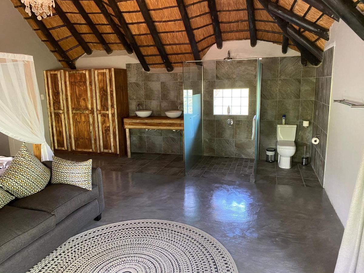 Genet House Holiday Home Marloth Park Esterno foto