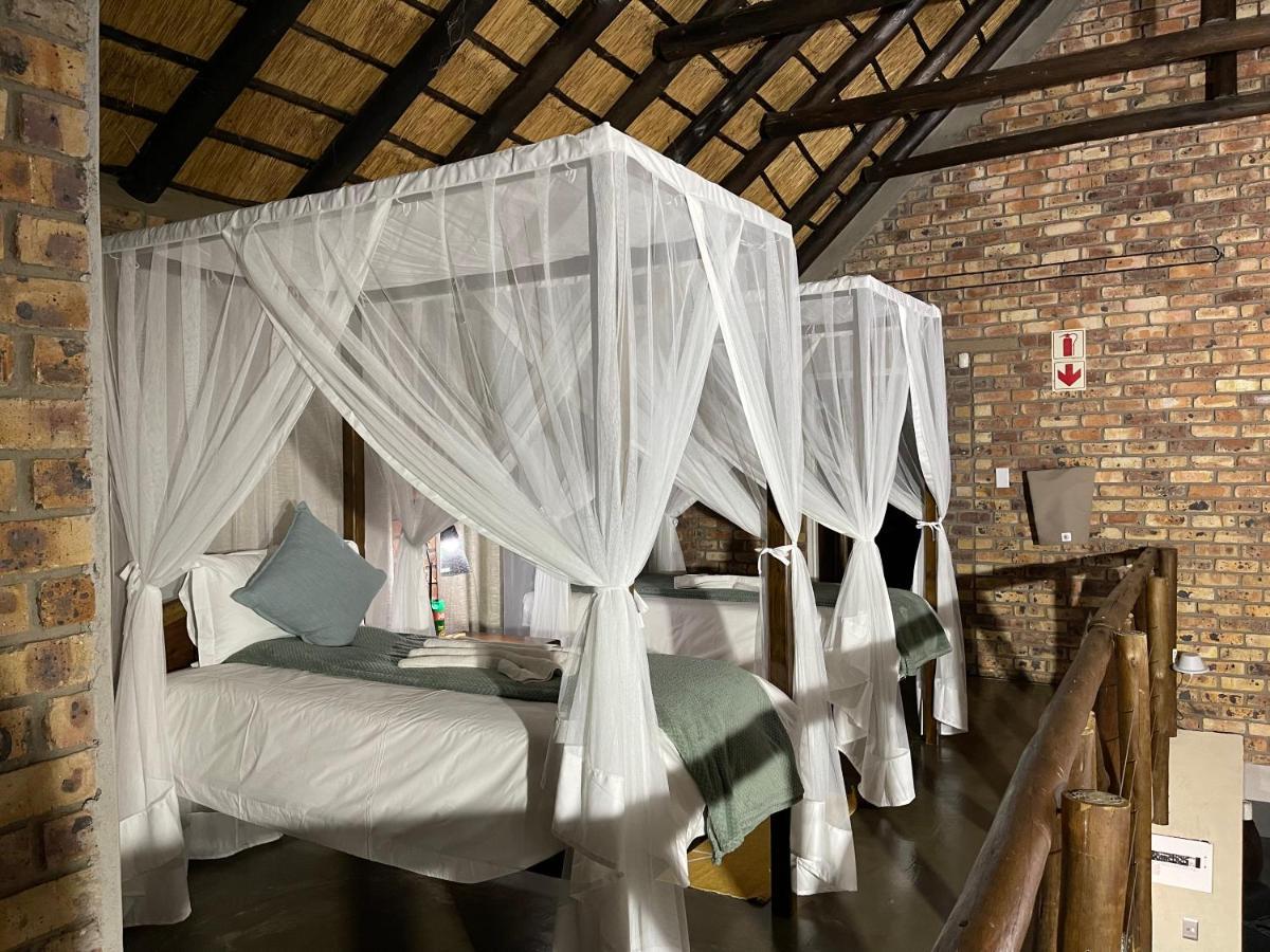 Genet House Holiday Home Marloth Park Esterno foto